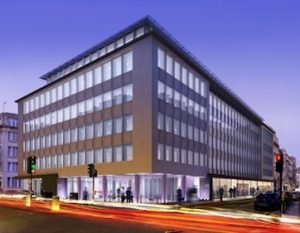 60GPS_03_Hero Shot_Night 363×281